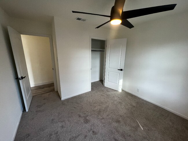 Building Photo - 1418 Morrison Dr