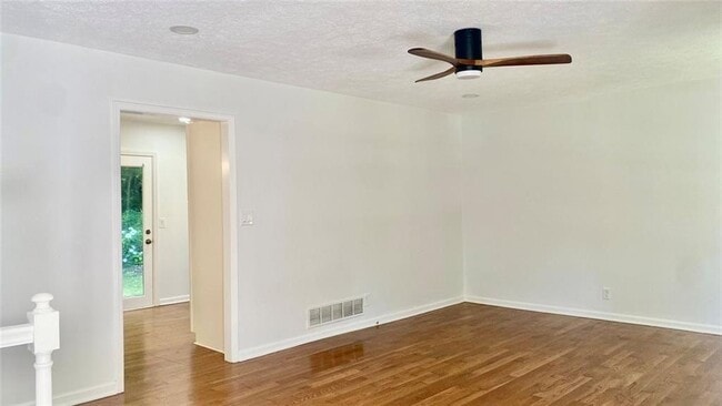 Foto del edificio - 1807 Merry Oak Rd SW