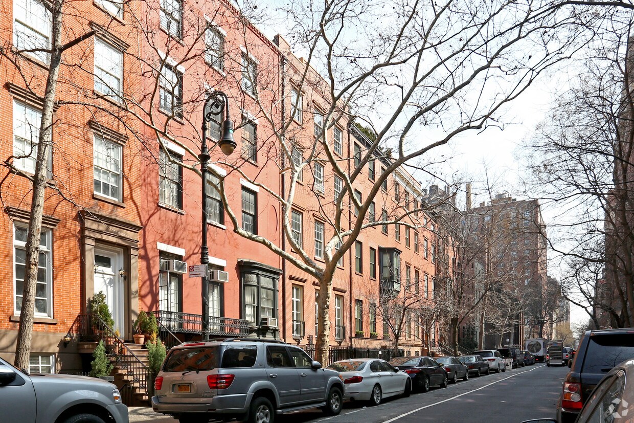 Primary Photo - 21 W 10th St