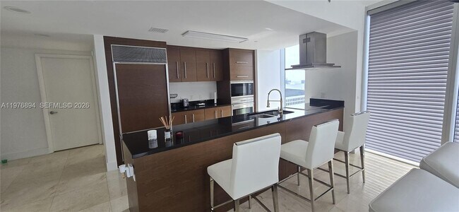 Foto del edificio - 495 Brickell Ave