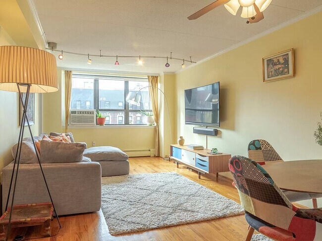 Foto del edificio - 220 Manhattan Ave