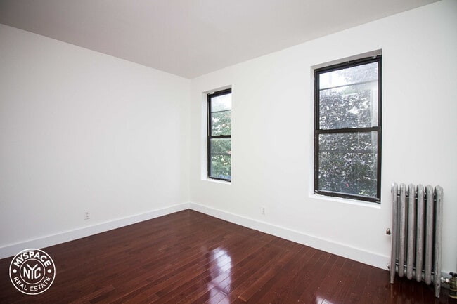 Building Photo - 216 Macon St