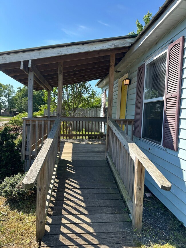 Foto del edificio - 4499 Hickory Nut Ridge Rd