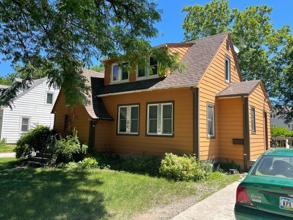 122 Howard Ave, Ames, IA 50014 House Rental in Ames, IA