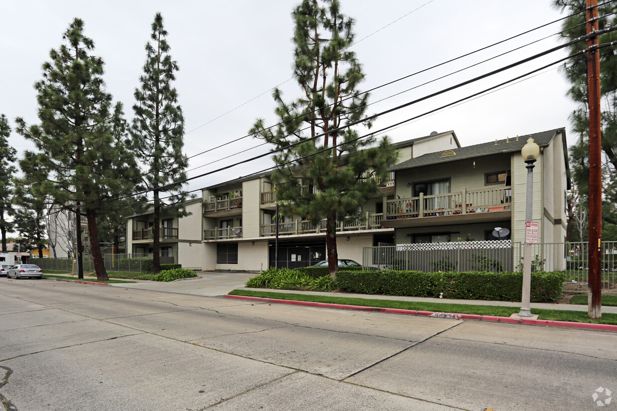 Primary Photo - Heninger Village Apartments