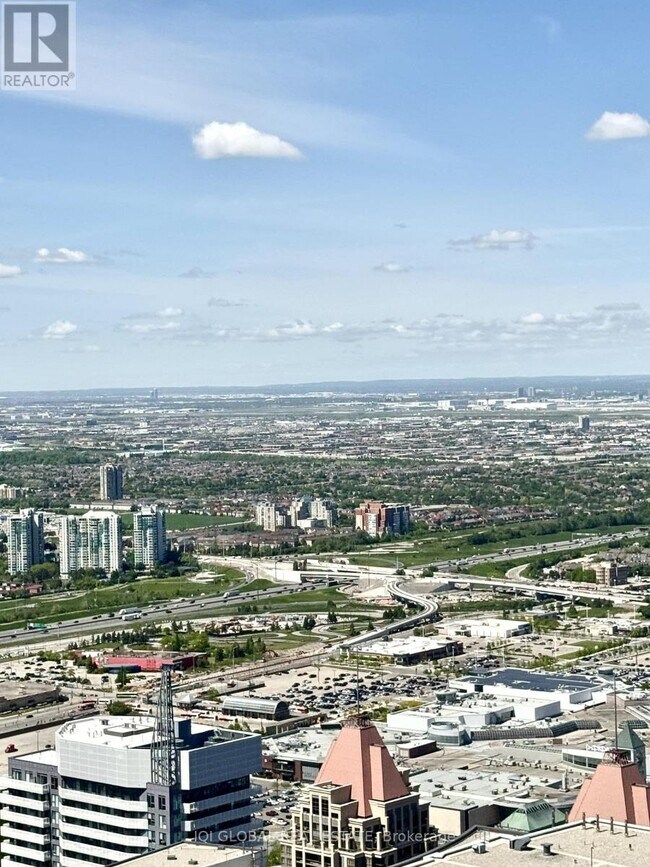 Photo du bâtiment - 448 Burnhamthorpe Rd W