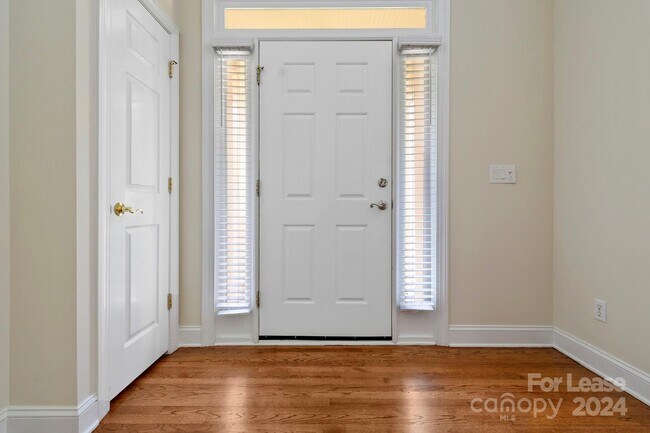 Building Photo - 7615 Quail Park Dr