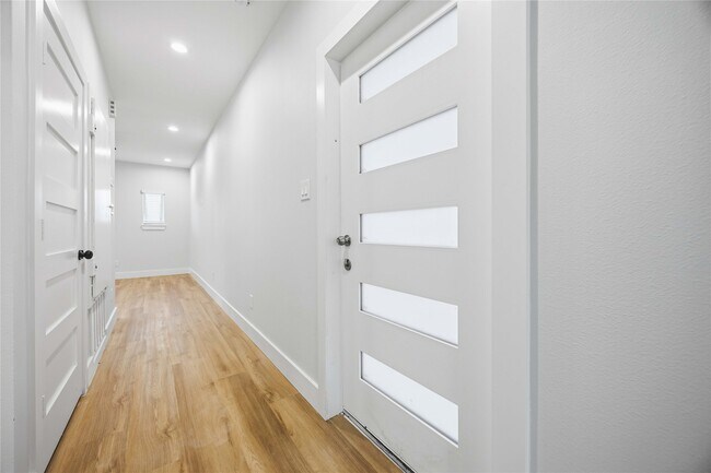 Foto del edificio - 7625 De Priest St