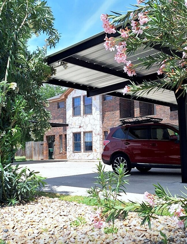 Foto del edificio - 1402 W Kiwi Ave