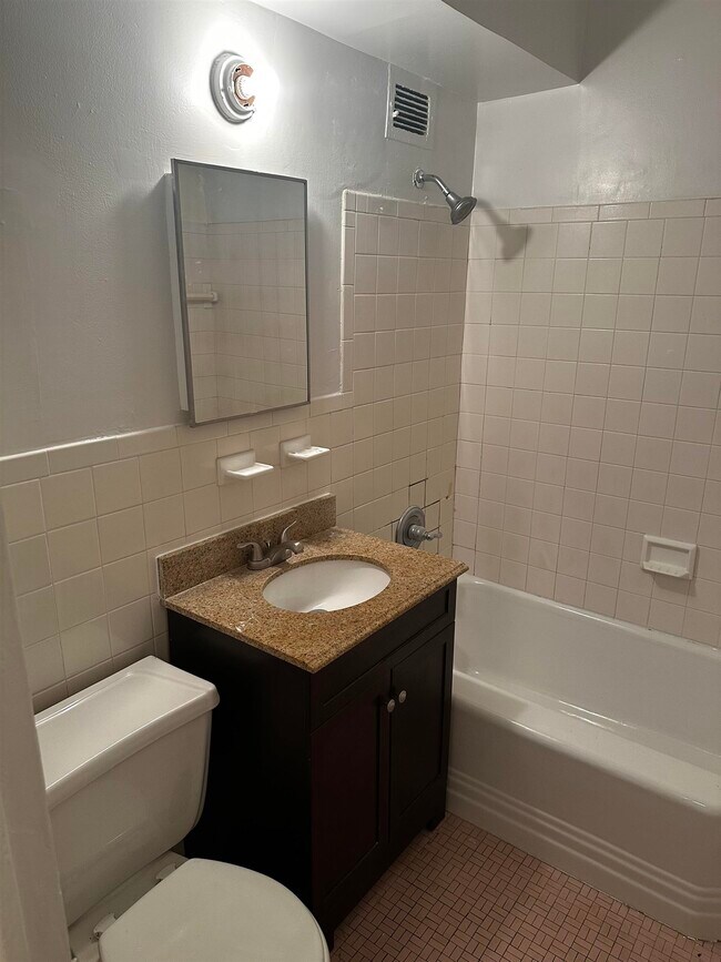 Foto del edificio - 6515 JFK Blvd E