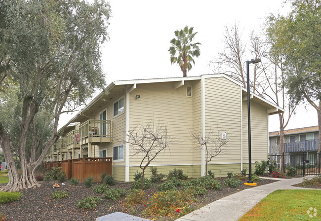 Building Photo - Timberwood Apartments