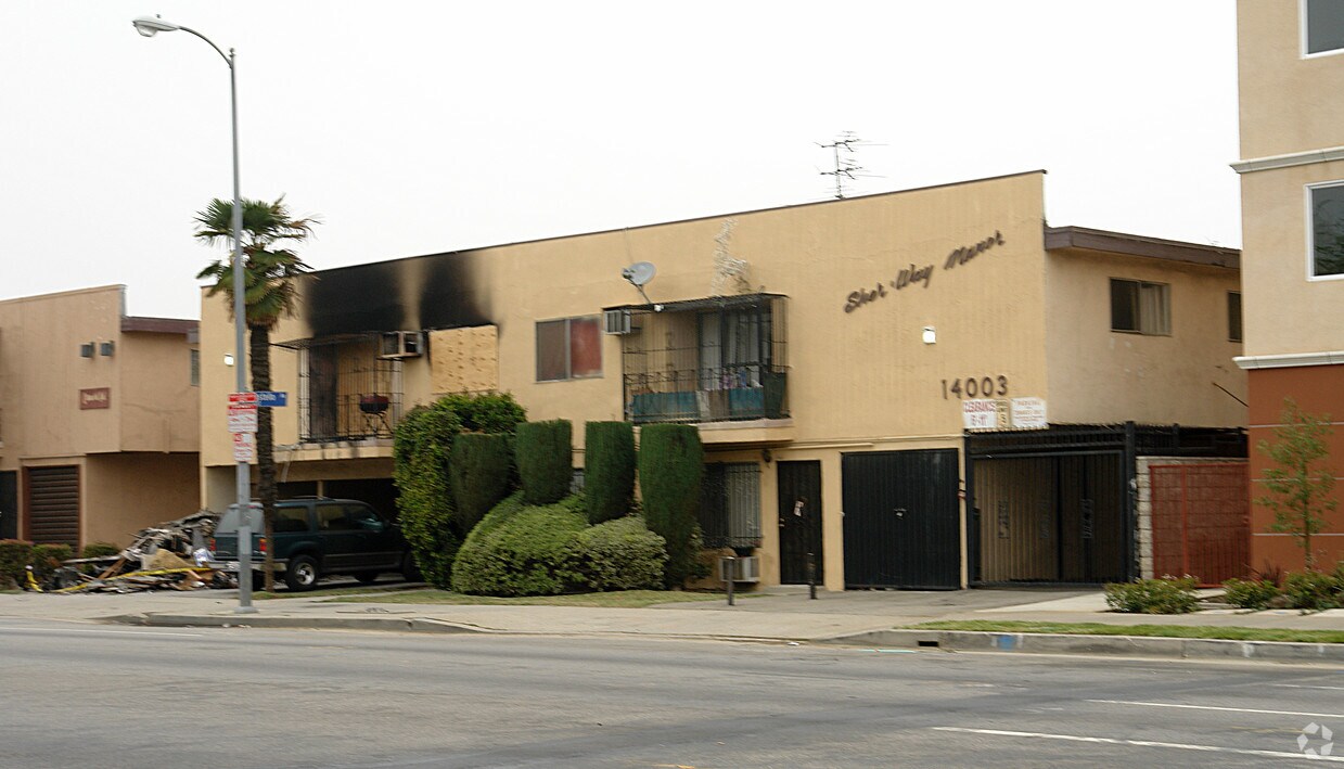 Building Photo - Sher Way Manor