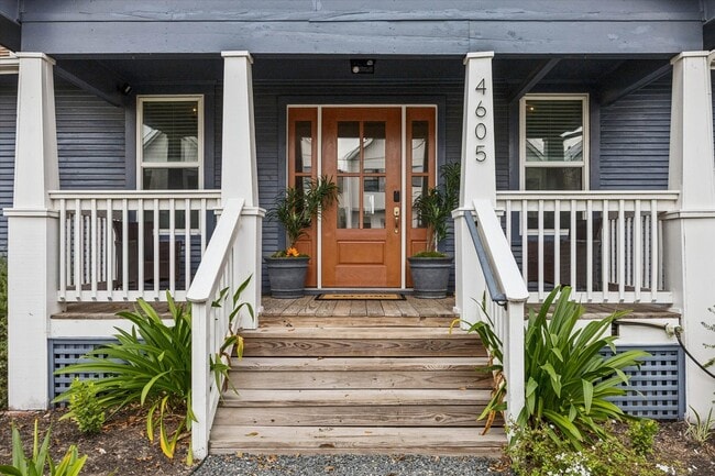 Building Photo - 4605 Fisk St