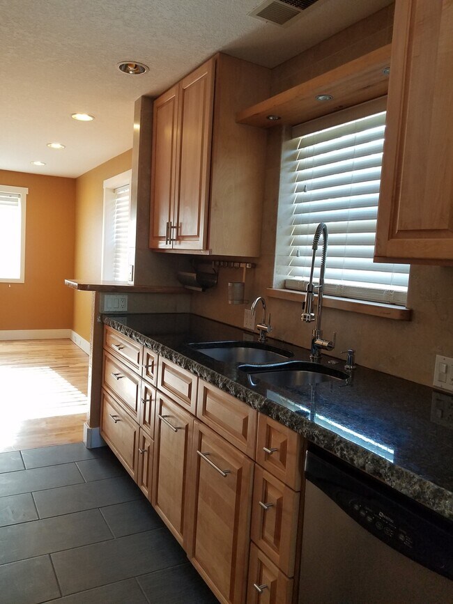 Foto del edificio - Lovely 2 bed, 1 bath House Near Old Town F...