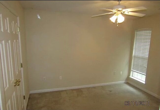 Foto del edificio - 5309 Kristy Ln