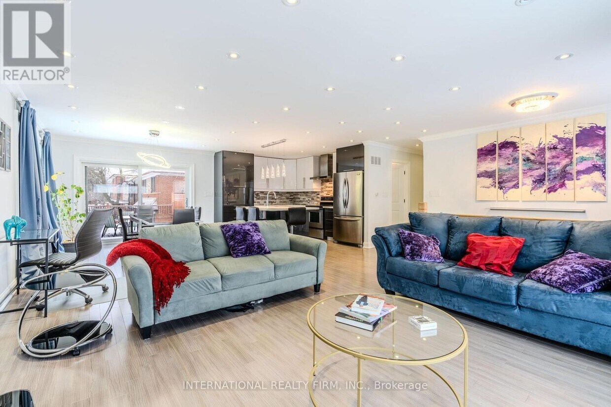 Photo principale - 24 Paramount Ct