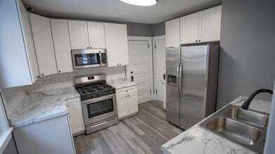 Building Photo - 996 Marshall Ave Building Photo - 996 Marshall Ave