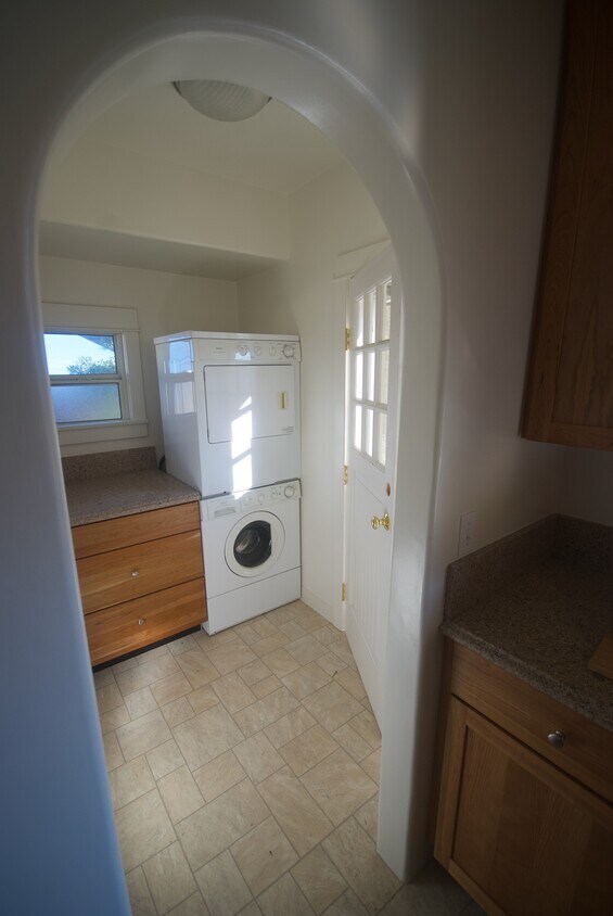 Foto del edificio - 815 Orange Grove Pl