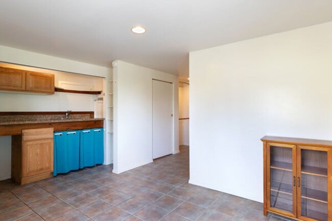 Building Photo - 64-660-660 Puu Olu Pl