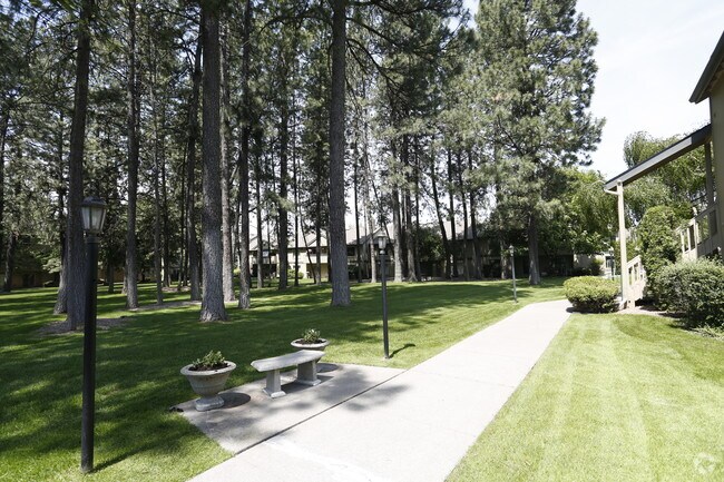 Nuestro hermoso patio - Spokane Cedar Estates