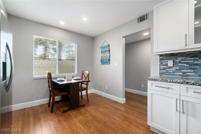 Foto del edificio - 4572 Andover Way