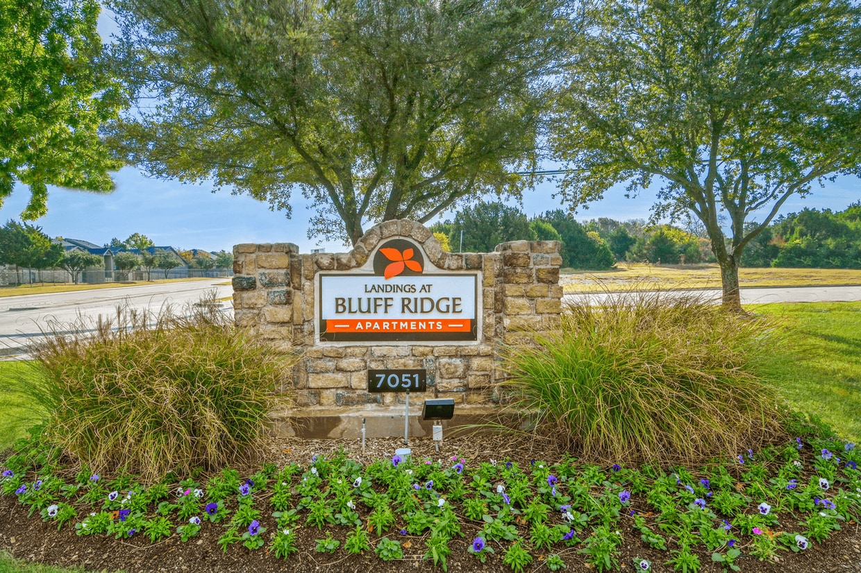 Landings at Bluff Ridge Apartments Apartments in Dallas, TX