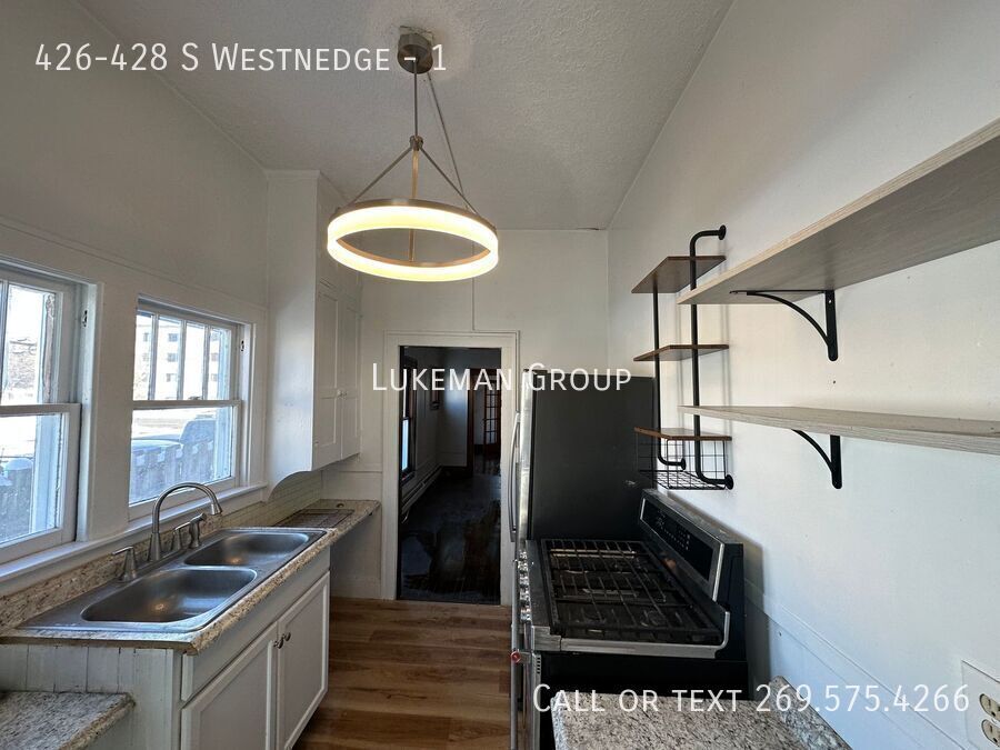 Foto principal - 426-428 S Westnedge Ave