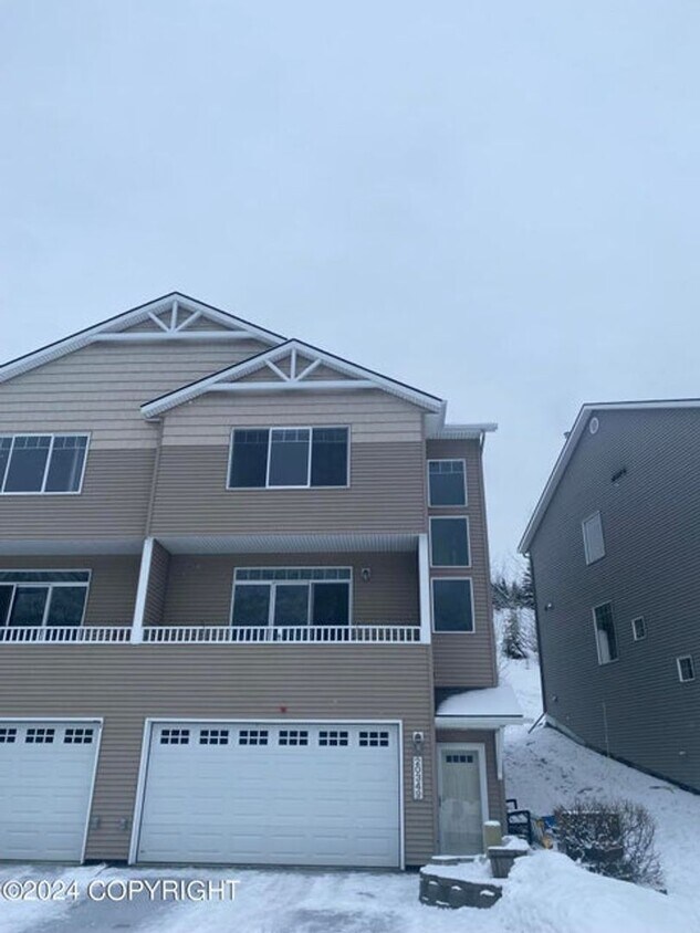 Stunning 3 Bed/2.5 Bath Eagle River Townhome with Unmatched Views! - Stunning 3 Bed/2.5 Bath Eagle River Townhome with Unmatched Views!