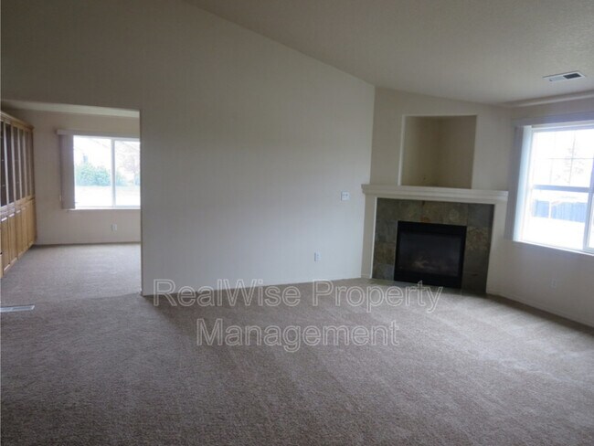 Building Photo - 63162 de Haviland St