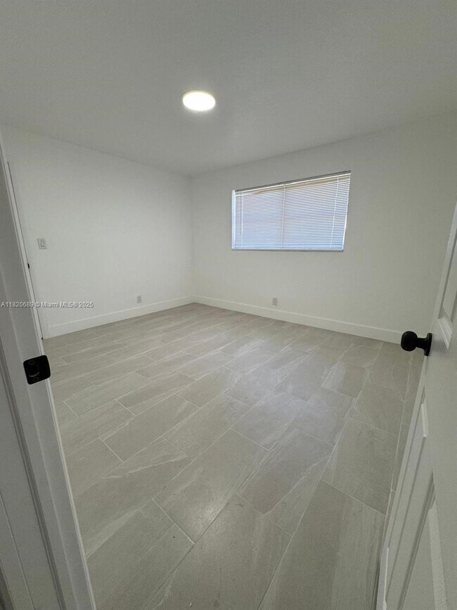 Foto del edificio - 6304 Buchanan St