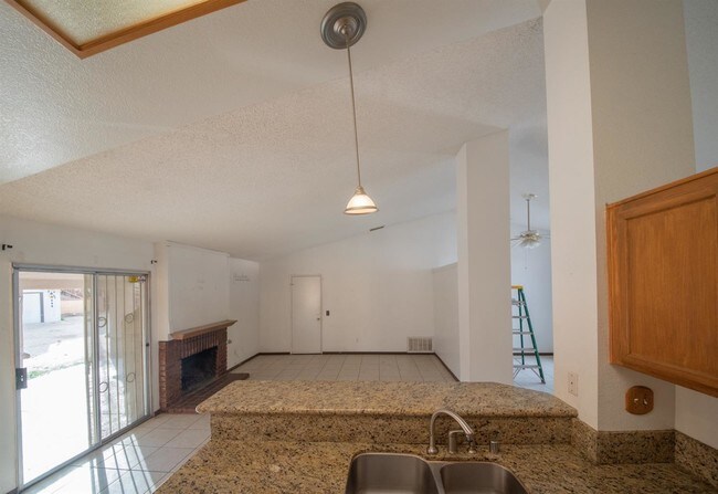 Foto del edificio - 13629 Dry Creek Rd