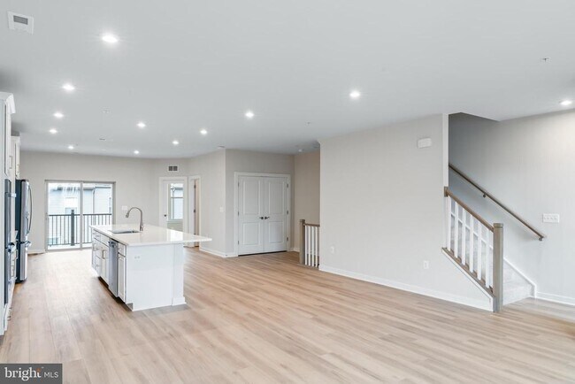 Foto del edificio - 2152 Glacier Rd