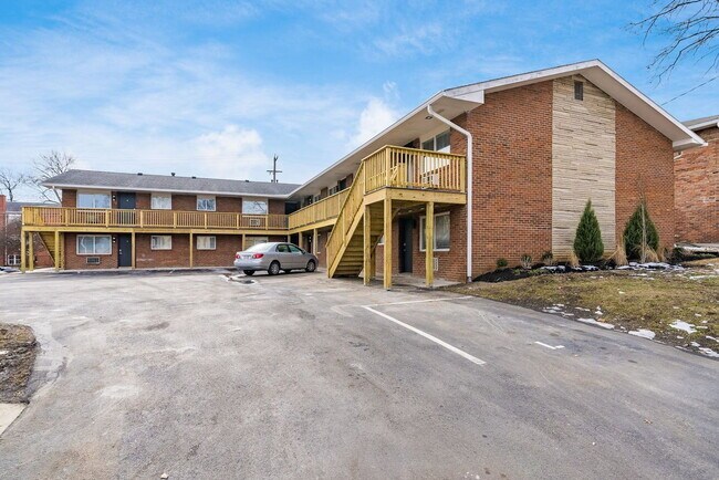 Foto del edificio - 611 Riverview Dr