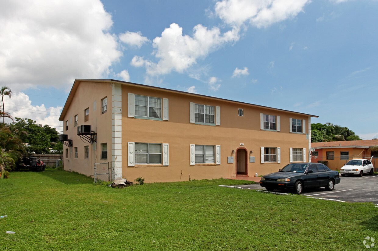 385 NW 43rd St, Oakland Park, FL 33309 Apartments in Oakland Park, FL