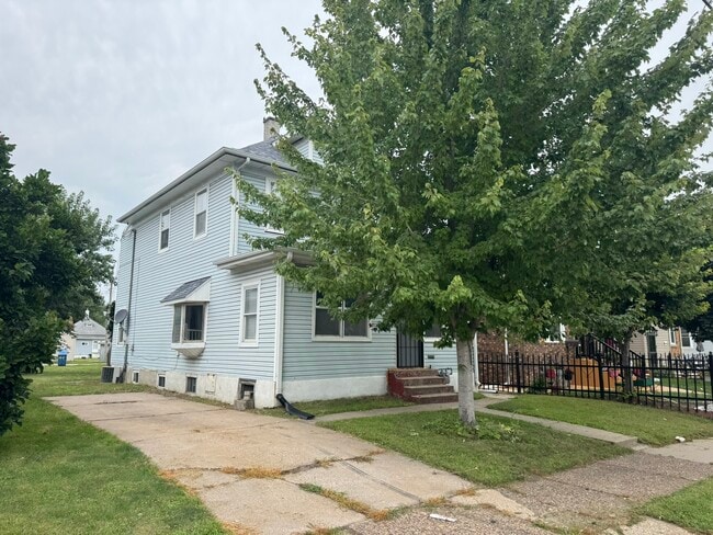 Building Photo - 1347 19th St