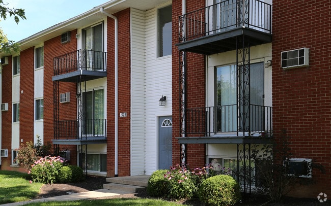 Building Photo - Miamisburg Estates