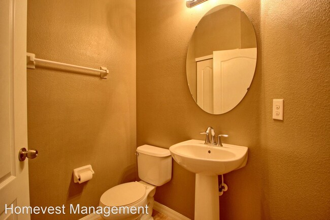 Building Photo - 3 br, 2.5 bath House - 1383 Priory Circle