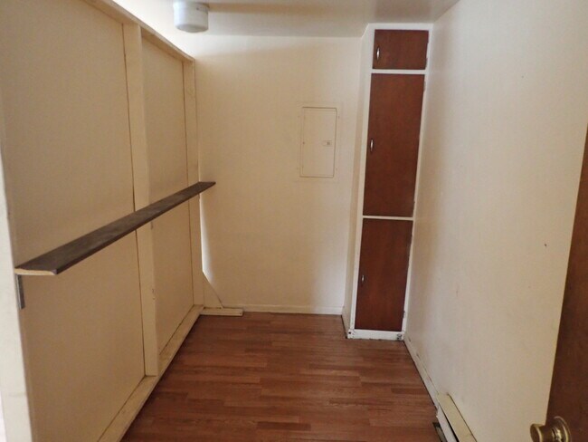 Building Photo - 105 S Catherine St
