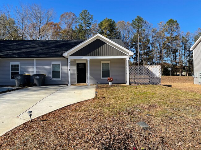 Building Photo - 710 Irene Ave