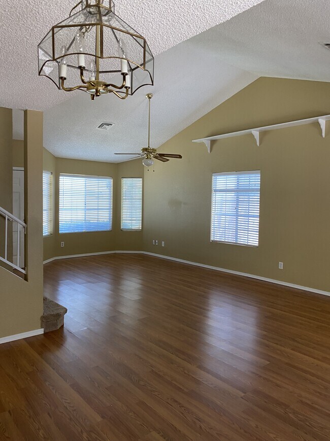 Foto del edificio - 5061 W Chicago Cir S