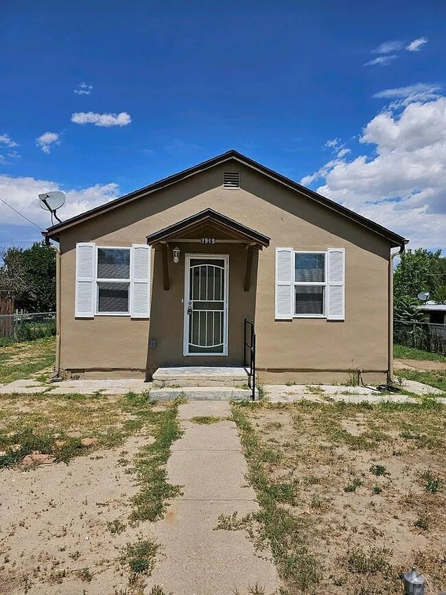Building Photo - 1919 E 12th St