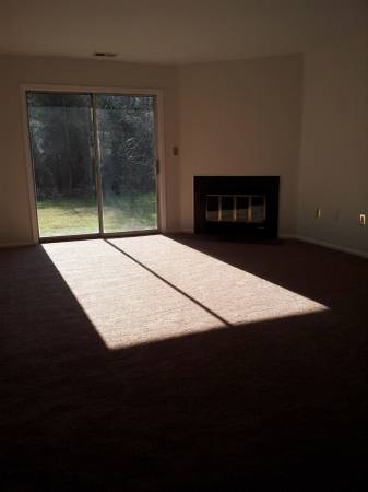 Building Photo - 12 Quince Ct