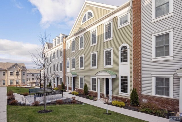 Foto del edificio - 247 Bradley Dr