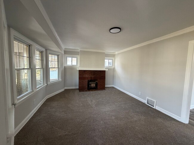 Foto del edificio - 14102 Glenside Rd