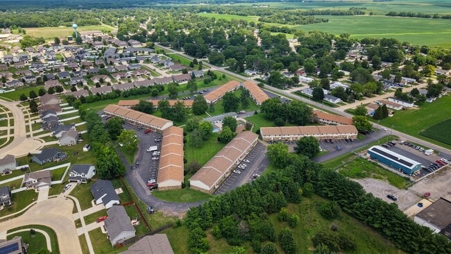 Complex - Prairieview Rd 307 North
