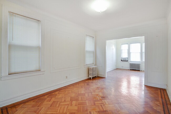 Building Photo - 37 St Pauls Ave