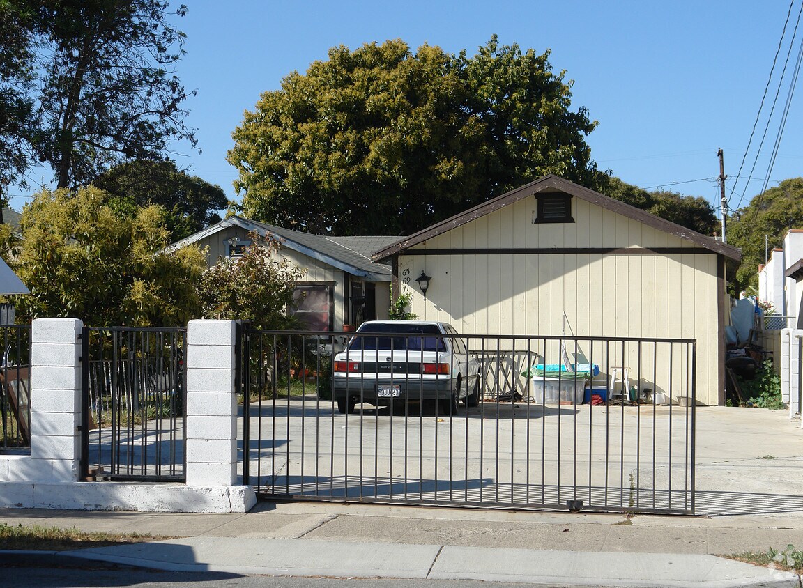 Foto principal - 65-71 W Prospect St