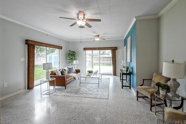 Foto del edificio - Mid-City Luxury Rental – 4 Bed / 3 Bath