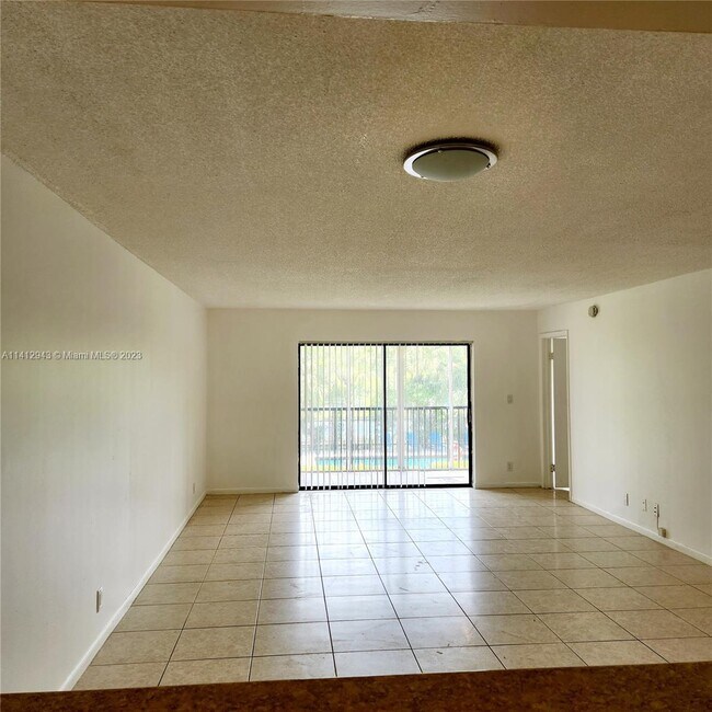 Foto del edificio - 2079 Coral Ridge Dr