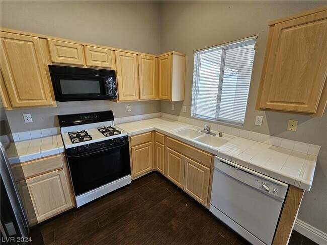 Building Photo - 9428 Vista Ridge Ave